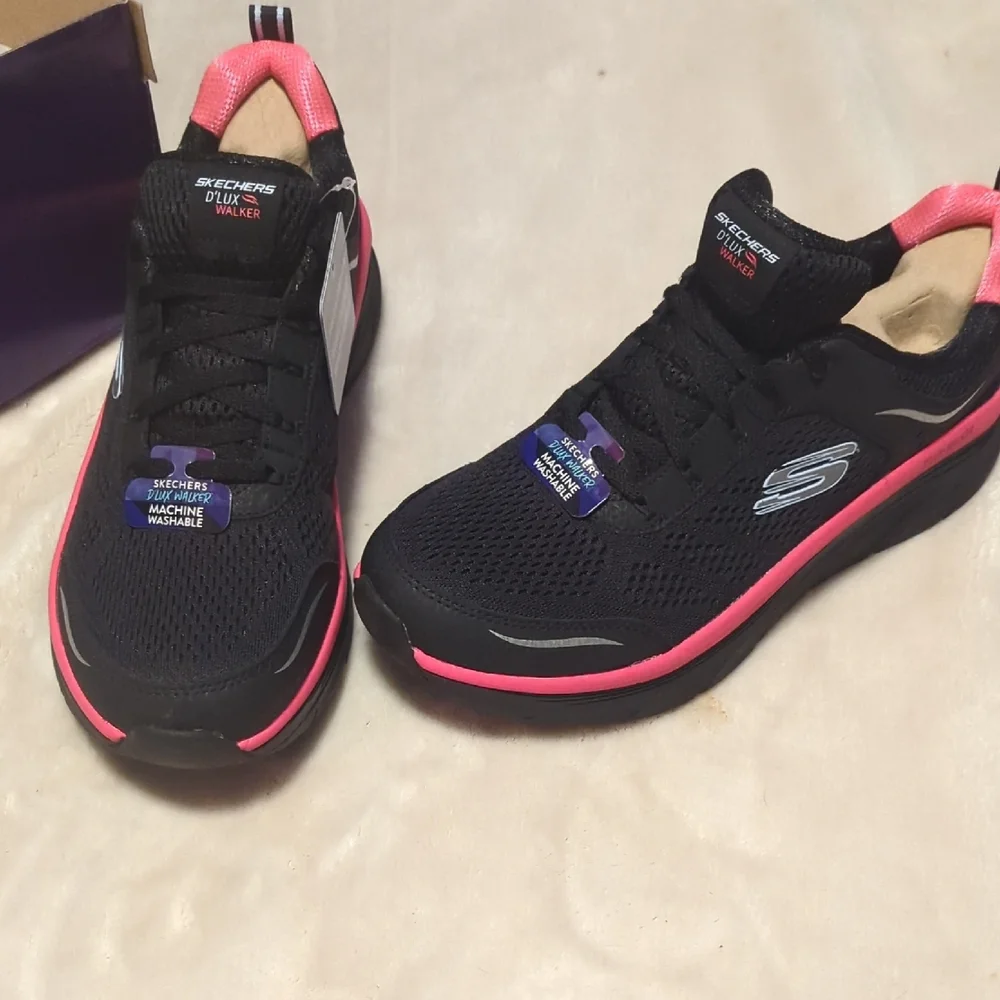 Skechers Women's Black and Pink D'LUX Walker Sneakers - Picture 2 of 3